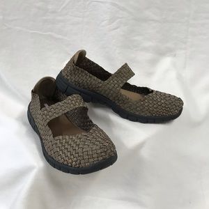 Woven Slip on Walking shoes